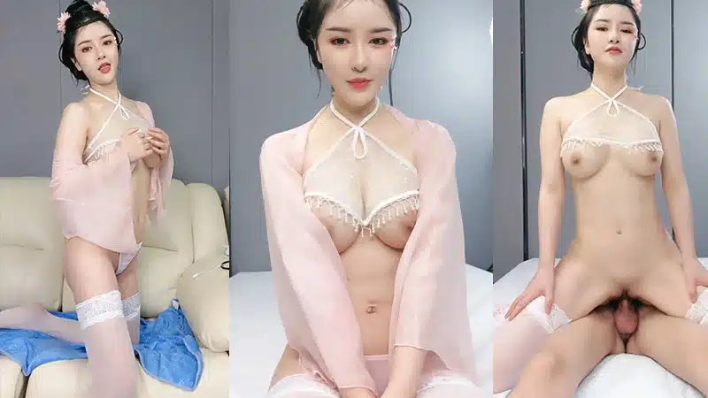 คลิปหลุด เน็ตไอดอลจีนหน้าตาดี ไลฟ์สดในกลุ่มลับ ค่อยๆถอด แล้วขึ้นไปขย่มควยผัว ร่านจัดๆ