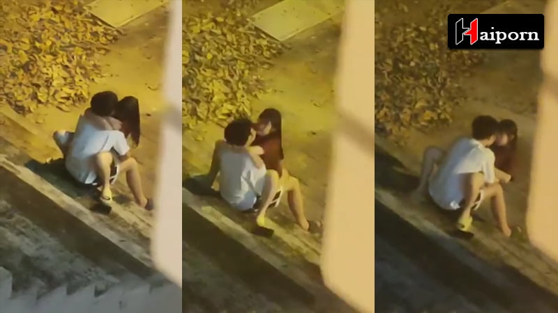 คลิปหลุด แอบถ่ายเย็ด คู่รักวัยรุ่น นักศึกษา ออกมานั่งชิลล์ที่บรรไดหลังหอพัก น้องผู้หญิงขึ้น นั่งควย เอาหีถูๆ ไม่กล้าถอดหมดกลัวคนเห็น
